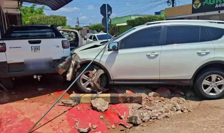 Grave acidente deixa passageira ferida em Porto Velho