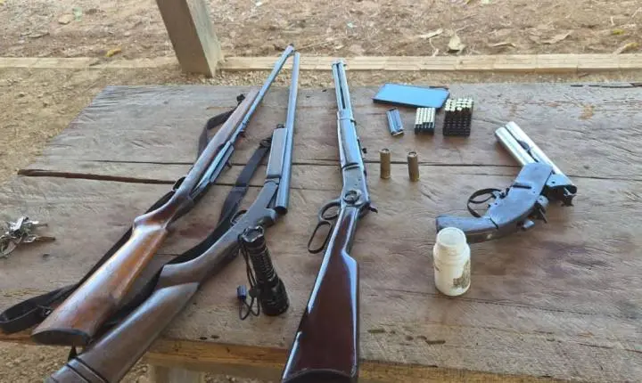 Homem é preso com arsenal em balneário no distrito de Candeias do Jamari