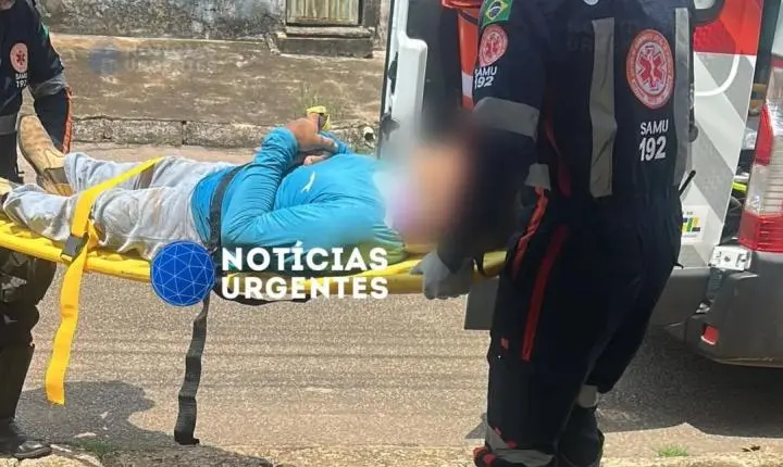 Idoso fica gravemente ferido após cair de telhado