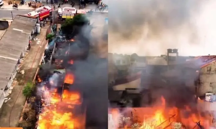 Incêndio de grandes proporções destrói residência e atinge veículo em Rondônia