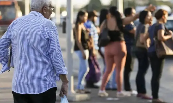 Lei cria título Cidade Amiga do Idoso para reconhecer municípios com políticas públicas