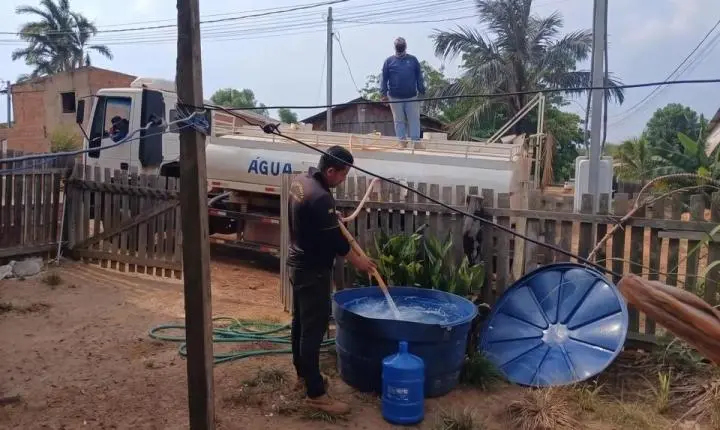 Mais de 180 mil litros de água já foram distribuídos às comunidades