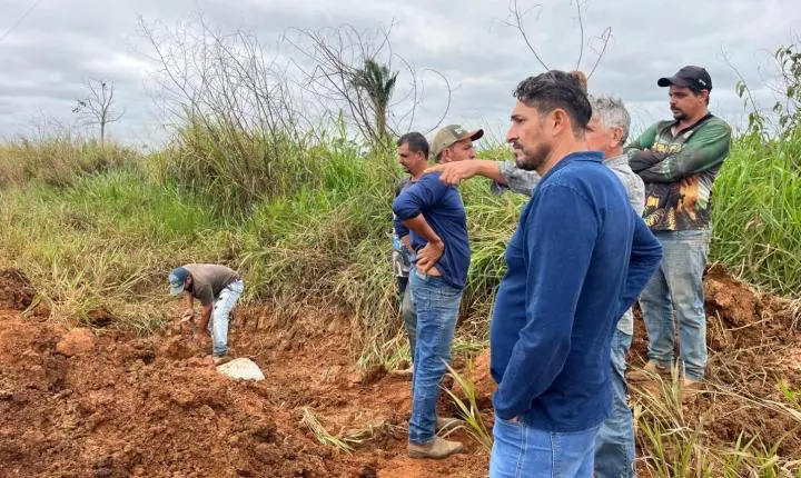 Márcio Pacele acompanha execução de manilhas e reforça melhorias no Ramal da Linha 1, em Extrema
