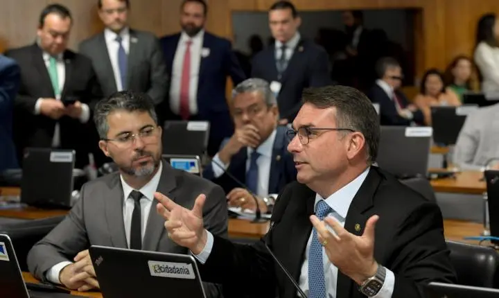 Marcos Rogério e Flávio Bolsonaro apoiamPEC que moderniza relações de trabalho e amplia liberdade de escolha do trabalhador