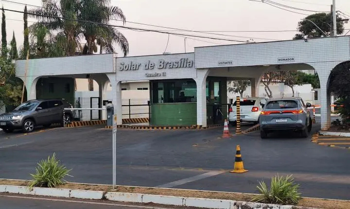 Moraes autoriza Bolsonaro a sair da prisão domiciliar para dentista