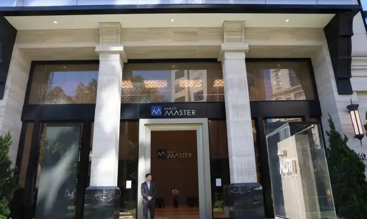 Moraes solicita divulgação de documentos do caso Master
