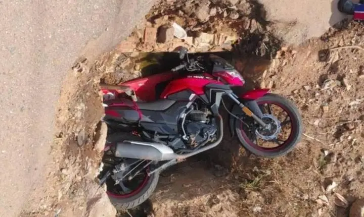 Motociclista fica ferido depois de cair em bueiro no bairro Eldorado