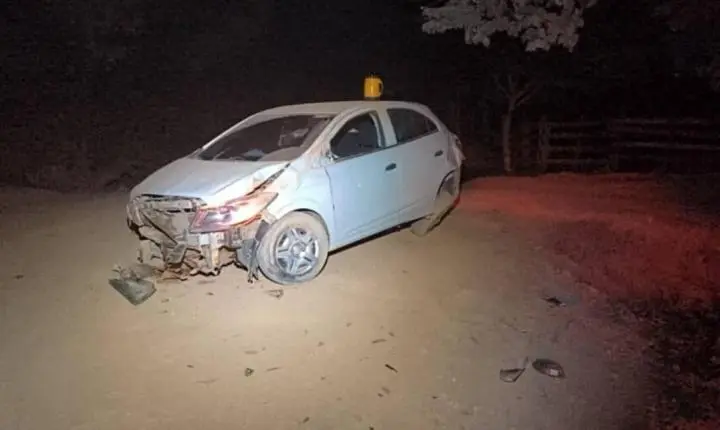 Motorista suspeito de embriaguez perde o controle e capota veículo na zona rural de Theobroma