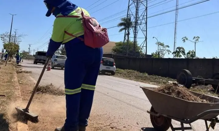Mutirões intensificam limpeza de ruas, avenidas e espaços públicos da capital
