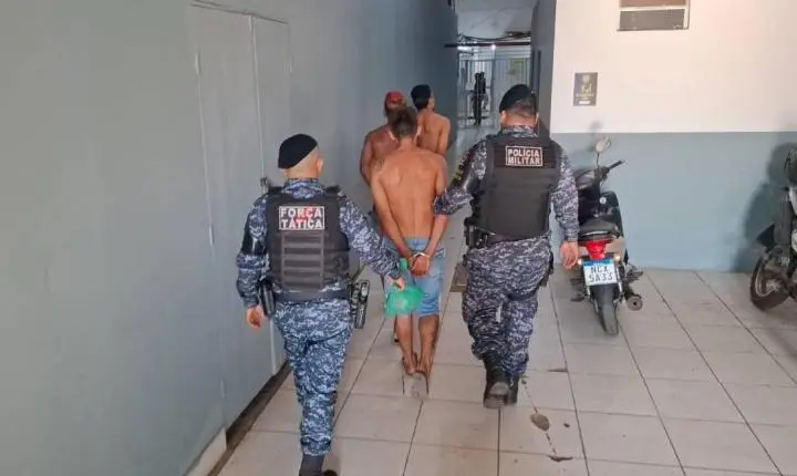 Operação policial cumpre mandados e apreende drogas e munições na região de Candeias do Jamari
