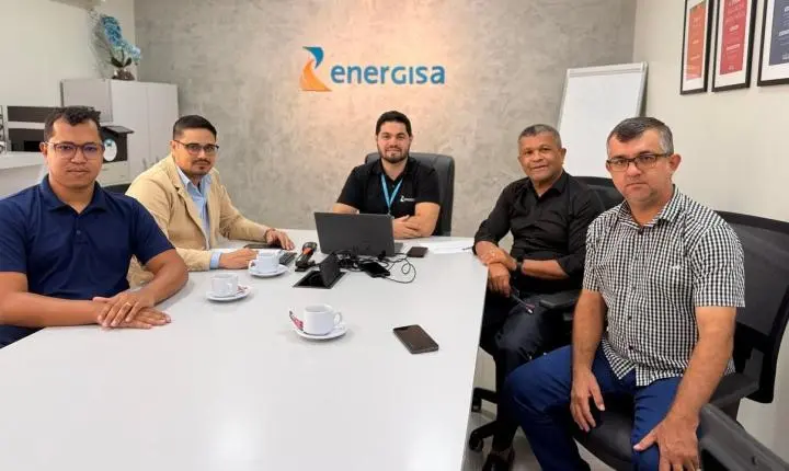 Pedro Fernandes articula energia elétrica para 120 famílias de assentamentos em Rio Crespo