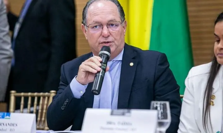 Pedro Fernandes leva ao governador eleito pedido de recapeamento e pavimentação de rodovias do Vale do Jamari