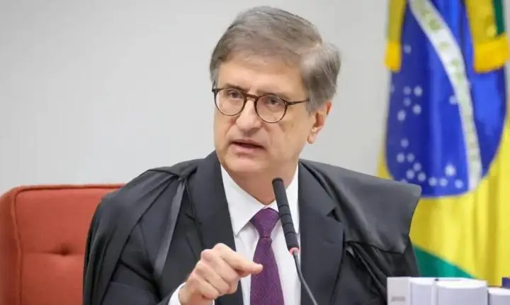 PGR se manifesta contra pedido para investigar André Mendonça por abuso de autoridade