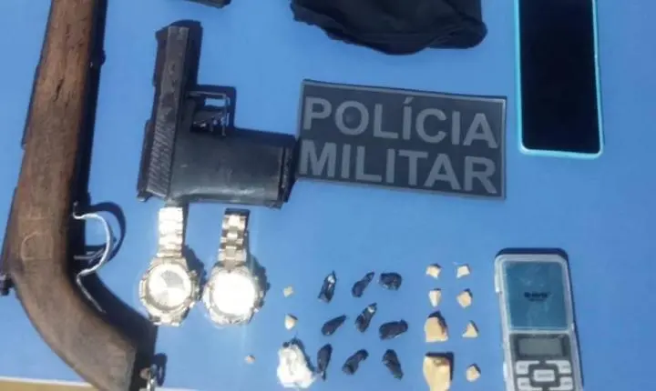 Policiais militares prendem trio e apreendem armas e drogas em operação em RO