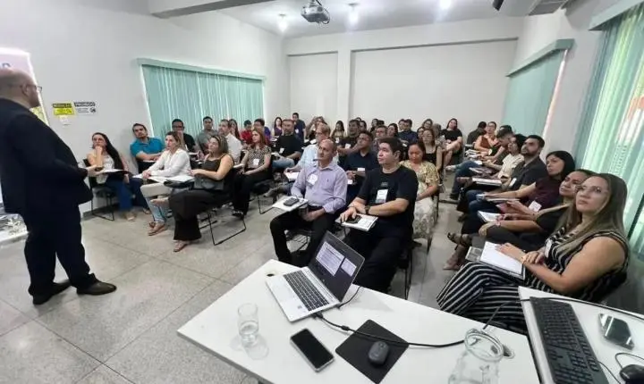 Prefeitura capacita 50 servidores sobre os impactos da Reforma Tributária
