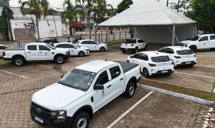 Prefeitura entrega 16 veículos novos para reforçar serviços de inclusão e assistência soci