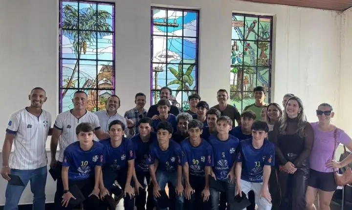 Prefeitura garante passagens para delegação de 25 pessoas, entre atletas e comissão técnica de futebol