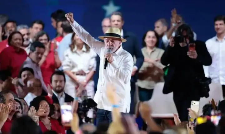 PT formaliza candidatura de Luiz Inácio Lula da Silva à Presidência da República em convenção em São Paulo