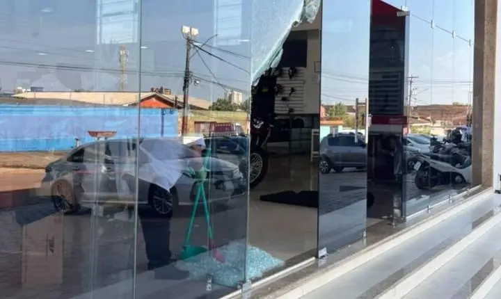 Três homens são presos depois de arrombamento e furto de motocicletas em concessionária na zona Leste de Capital