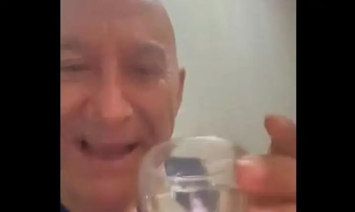 VÍDEO: Senador Confúcio Moura bebe cachaça e comemora vitória de Lula sobre Flávio Bolsonaro