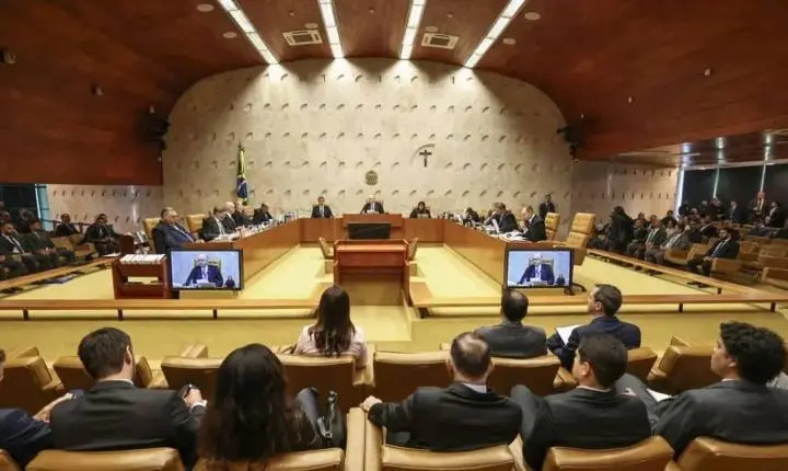 Zanin afirma que não dá para investigar Moraes sem julgar atos de Mendonça