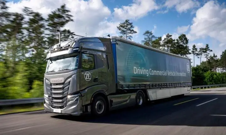 ZF integra caminhão e implemento em sistema de Segurança 360°